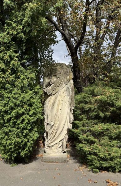 Milena Hochmut Bialy Palacyk Ogrod 6441e5639c64086d0c91b52e58e74173